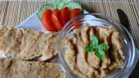 Pasta z soczewicy z duszoną cebulką i bazylią