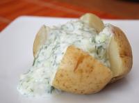 Są upały, więc ziemniaki zrobiłam w mikrofali. Oczywiście dodałam jogurt sojowy, a nie Bakomę. Palce lizać :)