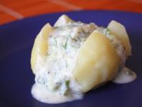 Pieczone ziemniaki z sosem tzatzyki (tzatziki)