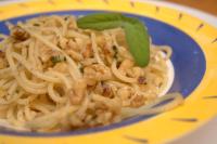 Spaghetti szałwiowo-orzechowe