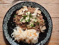Tofu w sosie pieczarkowym (a właściwie sos pieczarkowy z tofu)