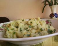 Ziemniaki (puree) ze szczypiorkiem i cebulką