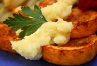 Skordalia - grecki dip (pasta) ziemniaczano-czosnkowy