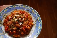Paella z tofu, ciecierzycą i papryką