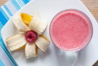 Shake bananowo-malinowy