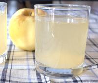 Kompot jabłkowy z goździkami