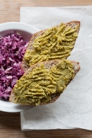 Pasta z groszku konserwowego z czosnkiem