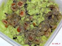 Guacamole - dip/pasta awokado z oliwkami i pomidorem