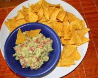 Guacamole - dip/pasta awokado z oliwkami i pomidorem