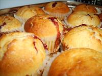 Muffiny waniliowe z dżemem