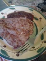 Różowy omlet z dodatkiem dżemu
