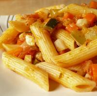 Rurki bolognese z cukinią