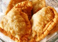 Samosy - rożki hinduskie z kalafiorem, ziemniakami i groszkiem