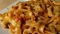 Zapiekanka tagliatelle z fenkułem i cukinią