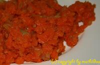 Marchewkowe purée z cebulką, curry i imbirem