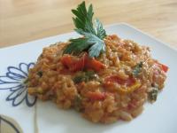 Pomidorowe risotto z cukinią i papryką