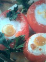 Jajka w pomidorowych gniazdkach