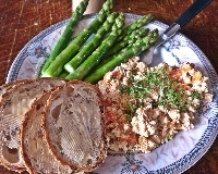 Tofucznica - tofu a'la jajecznica z cebulą i pomidorem