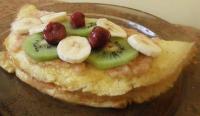 Omlet z cynamonem i owocami