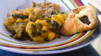 Pyszna potrawka z jarmużu z ziemniakami i curry