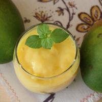 Lassi - napój jogurtowy z mango i kardamonem