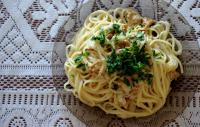 Spaghetti z kurkami i sosem śmietanowo-czosnkowym (Alfredo)