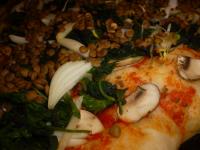 Zielsko na talerzu - pokrzywowa pizza z soczewicą