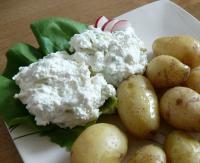 Ziemniaki w mundurkach z twarogiem