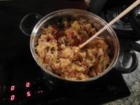 Bigos a'la Dzik - z pieczarkami, papryką i kiełkami na patelnię