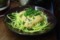 "Łososiowe" spaghetti z cukinii