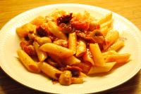 Makaron z pieczarkami i suszonymi pomidorami