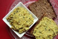 Pasta z czerwonej soczewicy z siemieniem lnianym