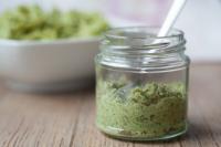 Pyszne Pesto Pietruszkowe, w którym natka pietruszki zupełnie zmienia swoją osobowość