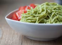 Pyszne Pesto Pietruszkowe, w którym natka pietruszki zupełnie zmienia swoją osobowość