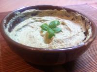 Pesto z bobu z jogurtem greckim