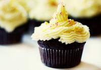 Czekoladowe muffiny z waniliowym kremem
