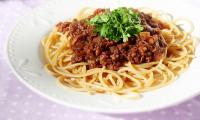 Spaghetti na czerwonym winie