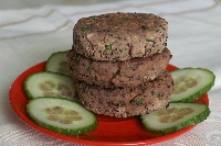 Szybkie burgery (kotlety) z czerwonej fasoli ze szczypiorkiem