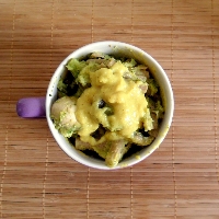 Wegańskie mac and cheese (z "masą serową" z kalafiora i tahini)