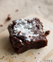 Wegańskie brownie z daktylami i mlekiem kokosowym