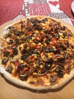 Domowa wegańska pizza